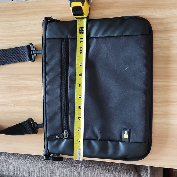 CASE LOGIC INTRATA 11.6" LAPTOP BAG - Picture 12 of 12